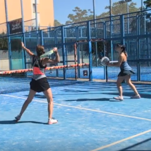 Chicas por detrás